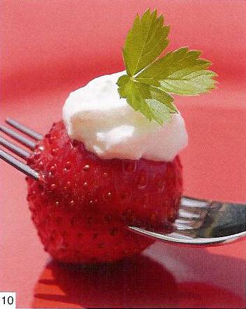 berry-with-cream