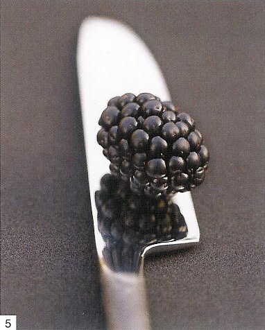 blackberries-knife