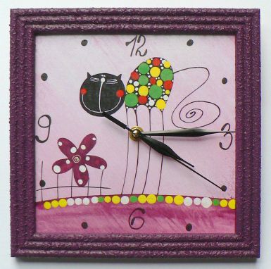 hodiny-na-zed-fialova-kocka-ii